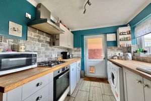 Kitchen- click for photo gallery